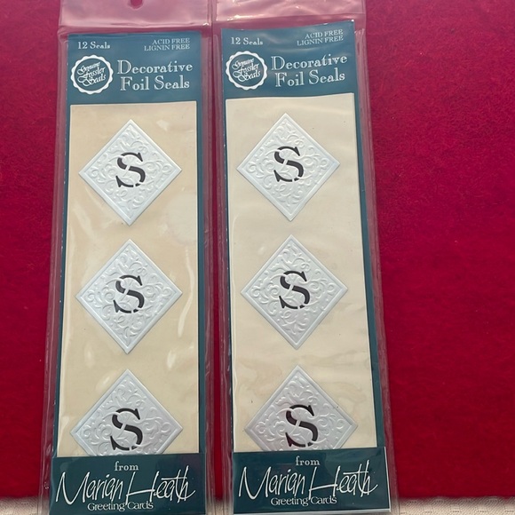 Fossler Embossed Foil Seals from Marian Heath Greeting Cards- Diamond Monogram S - Picture 1 of 4
